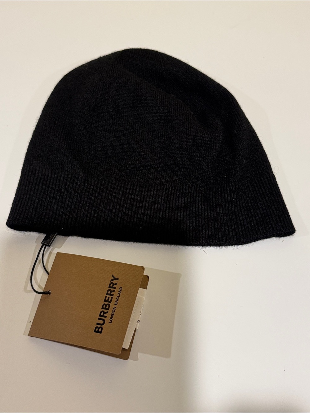 NWT Burberry solid beanie black hat . - Picture 3 of 5